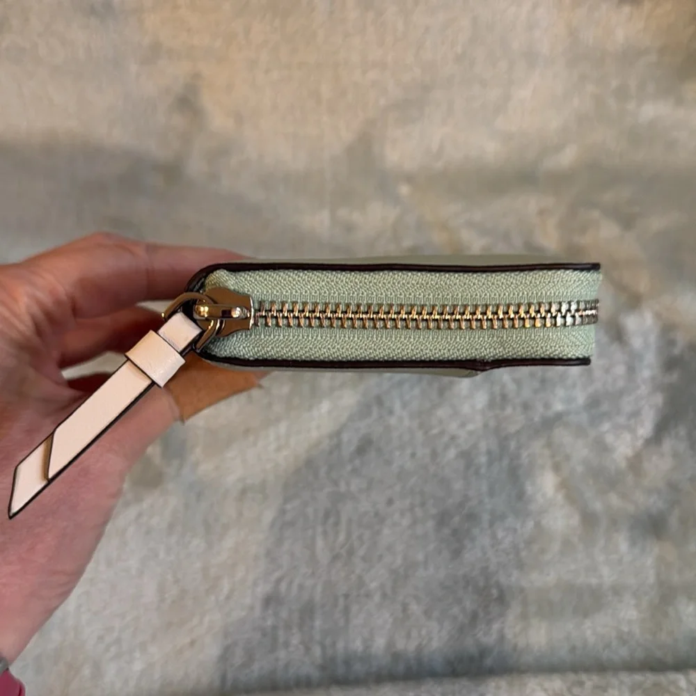 kate spade Green and White Women's Wallet - Picture 12 of 17